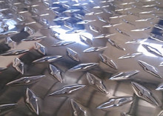 China Plaat 3003 5052 van loopvlak Heldere Diamond Raised Pattern Aluminum Checker 0,63“ leverancier