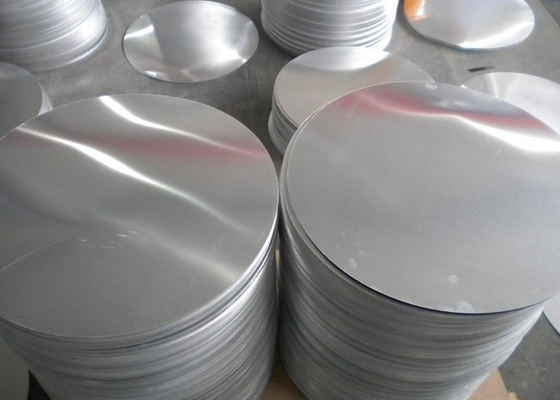 China Stok niet om Aluminiumblad, Lege het Aluminiumschijven van A1050 A1060 voor het Koken van Pan leverancier