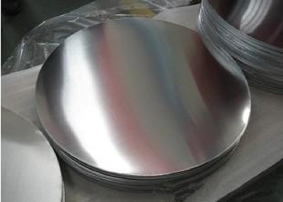 China Heldere Cirkel 1060 van het Aluminiumblad Oppervlakte 1050 die 1100 voor Tandpastageval wordt opgepoetst leverancier