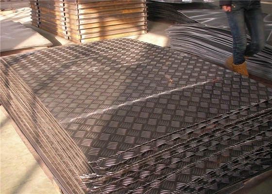 China 3003 3105 Plaat/het Aluminium van de 5052 Aluminiumcontroleur de Plaat Vochtig Bewijs van het 5 Barloopvlak leverancier